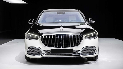 MERCEDES 2020+ LCI W213 İÇİN MAYBACH GÖRÜNÜM BODY KIT (KROM SİS KAPAKLI)